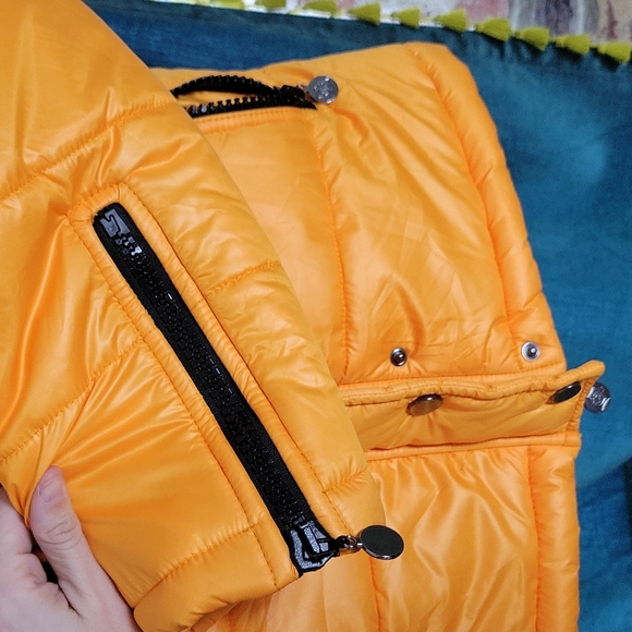 Veuve Clicquot Women's Yellow Puffer Jacket - Picture 5 of 8